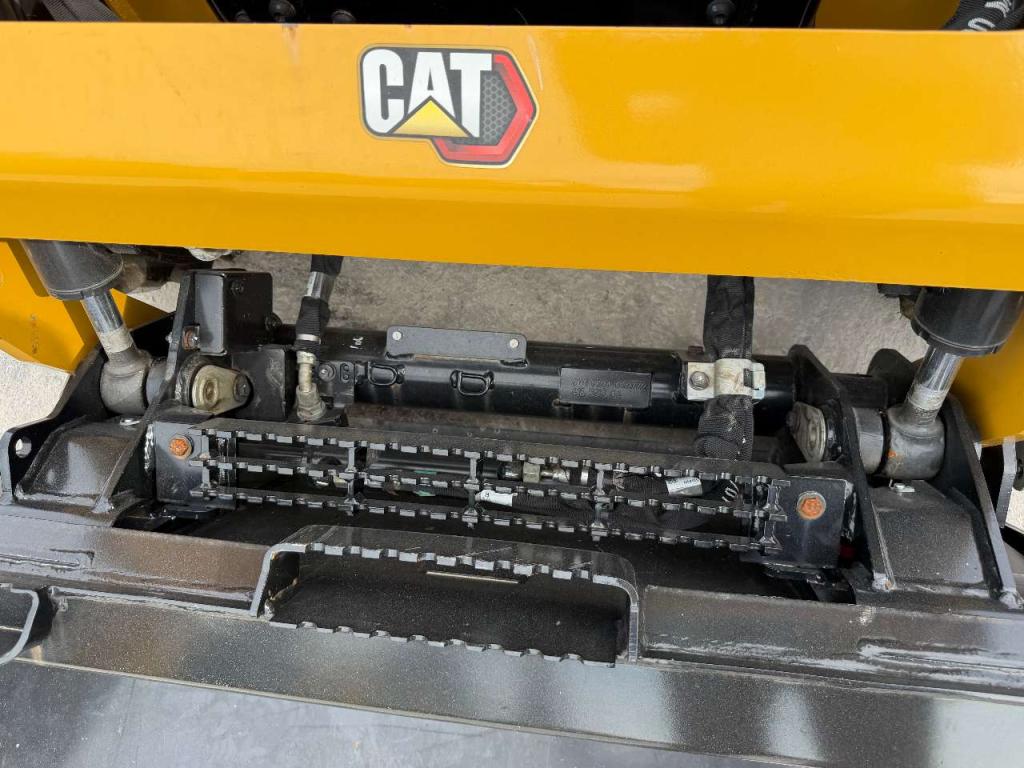 Caterpillar 226 D3 Photo 5