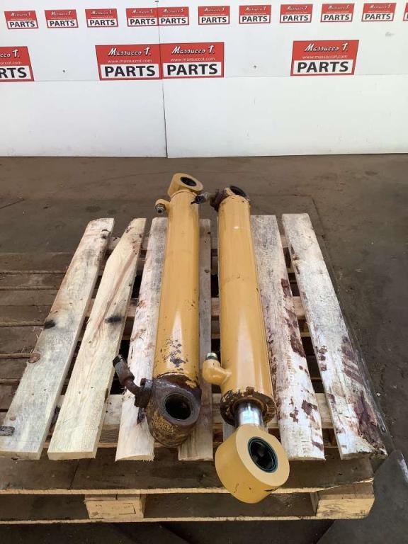 Lifting piston for Caterpillar 924G Photo 2