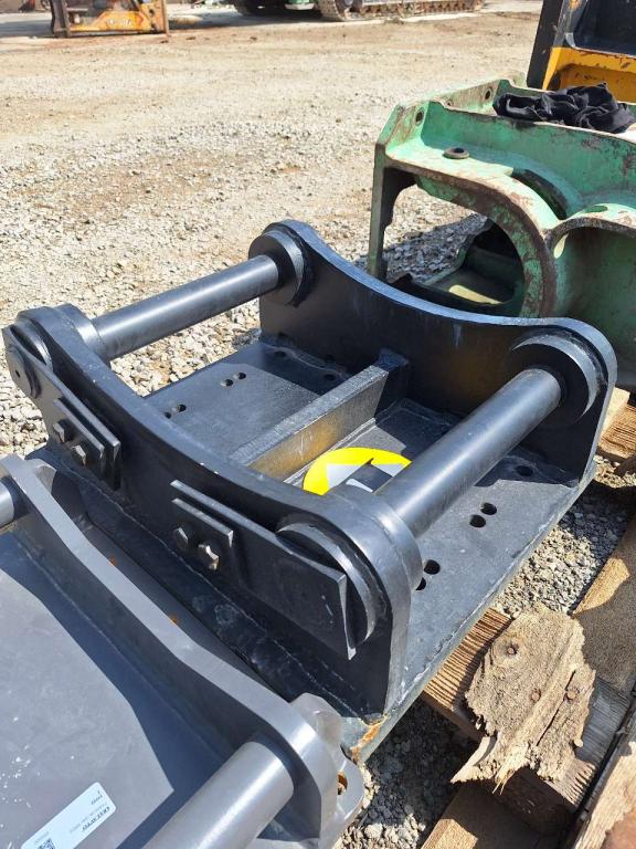 S60 for 12-18 ton excavators Quick hitch Photo 1