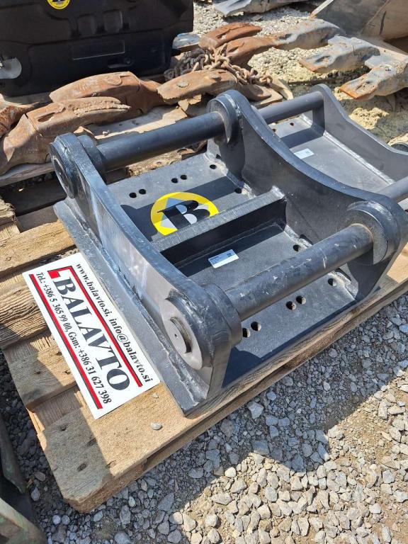 S60 for 12-18 ton excavators Quick hitch Photo 10