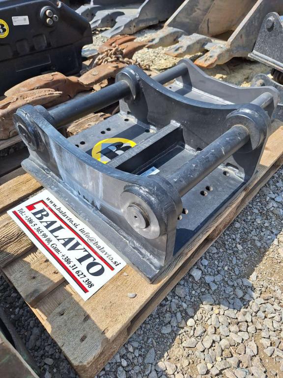 S60 for 12-18 ton excavators Quick hitch Photo 2