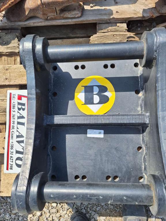S60 for 12-18 ton excavators Quick hitch Photo 5