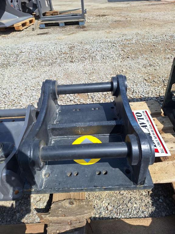 S60 for 12-18 ton excavators Quick hitch Photo 7