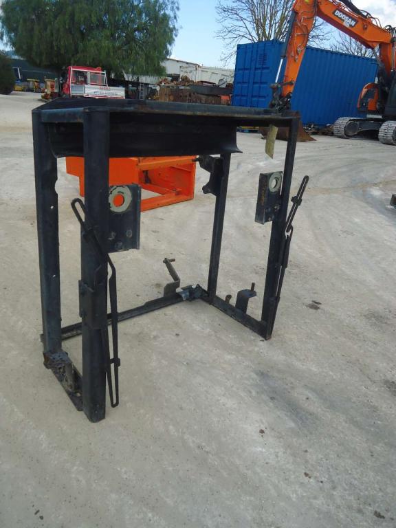 Radiator support for Fiat Kobelco W190 Photo 1