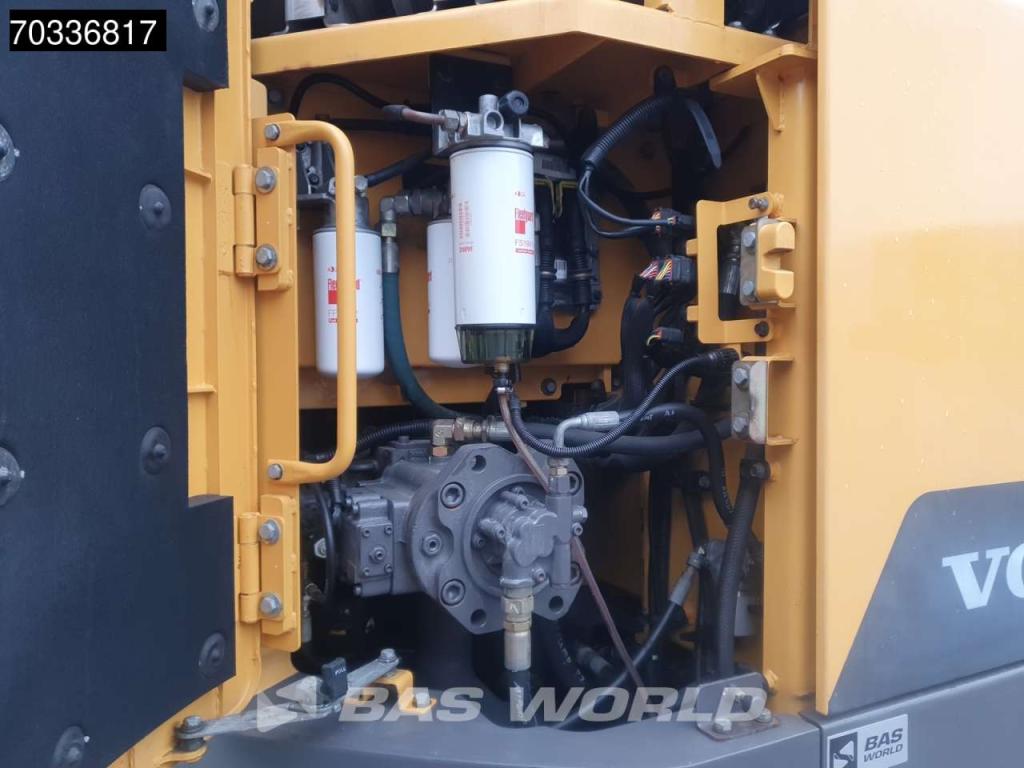 Volvo ECR235 E L Photo 19