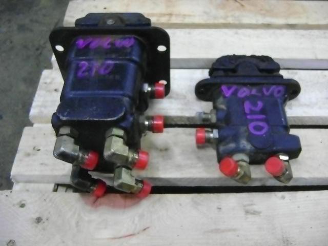 Control Pedals for Volvo EC 210 B Photo 2