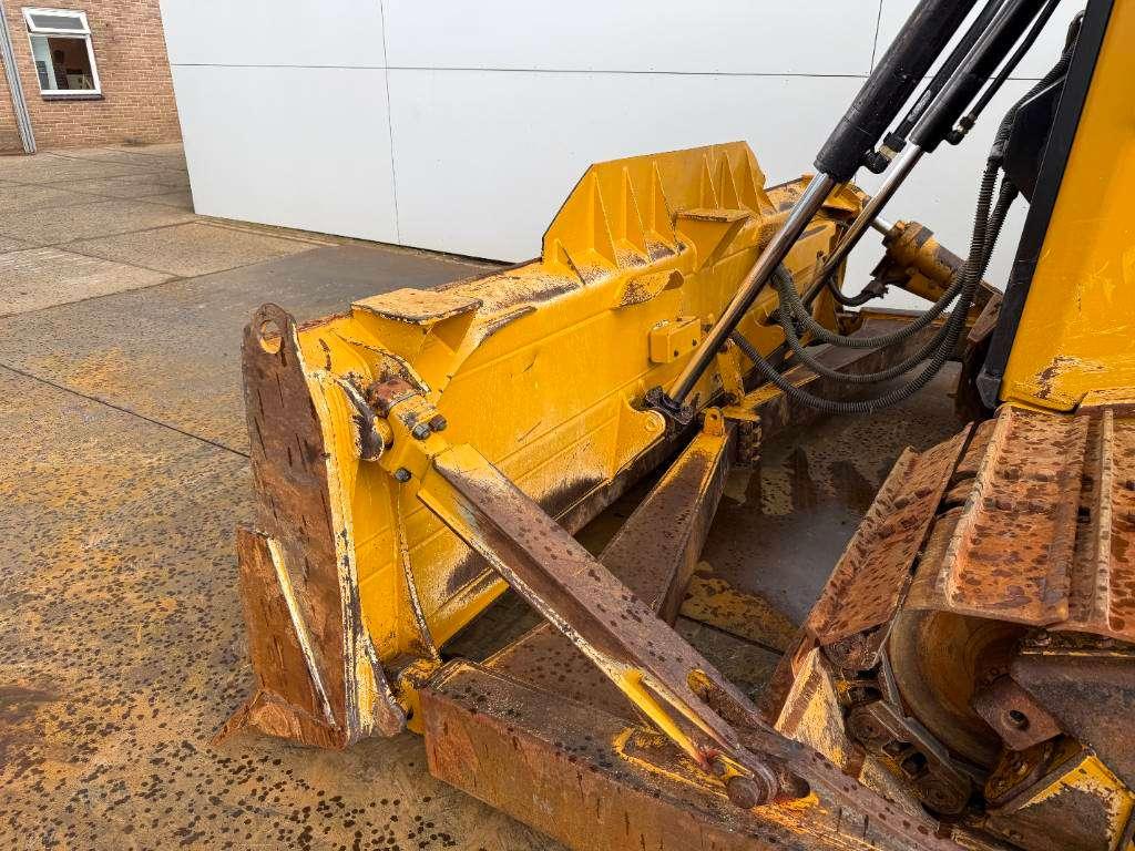 Caterpillar D6XE LGP - German Machine / Ripper Valve Photo 17