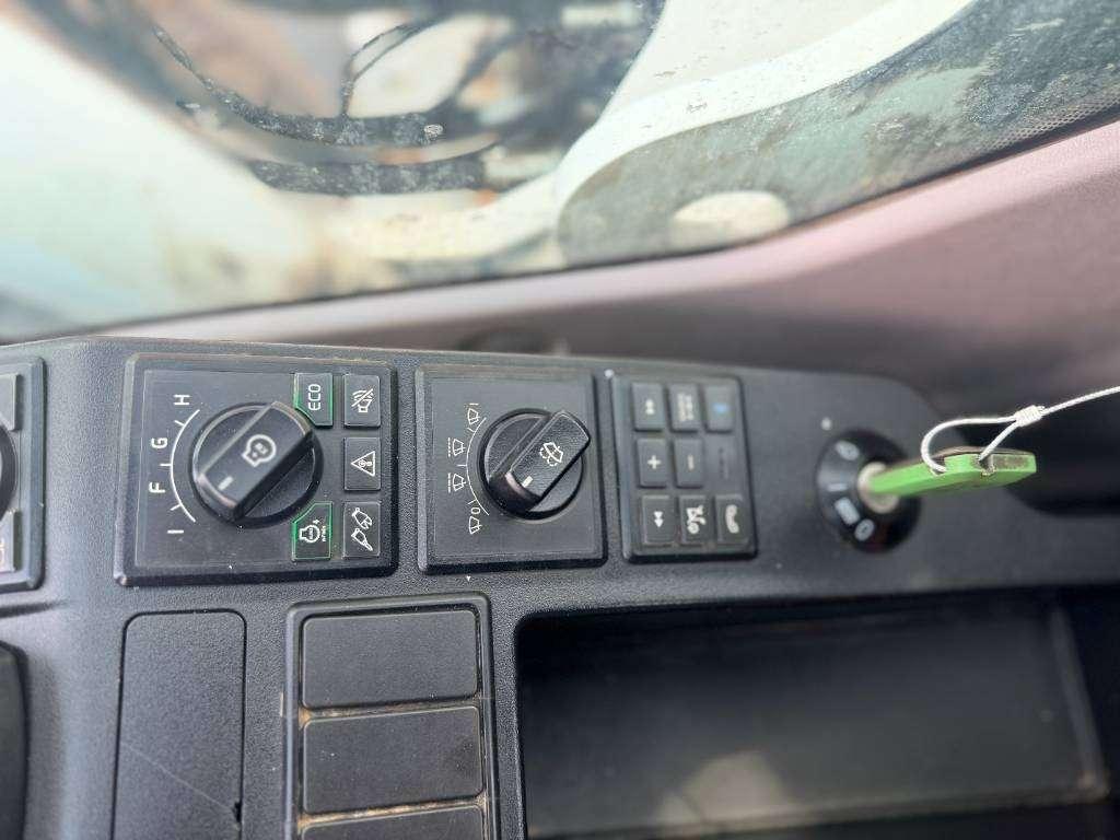 Volvo EC250E NL - 3M WIDE Photo 16
