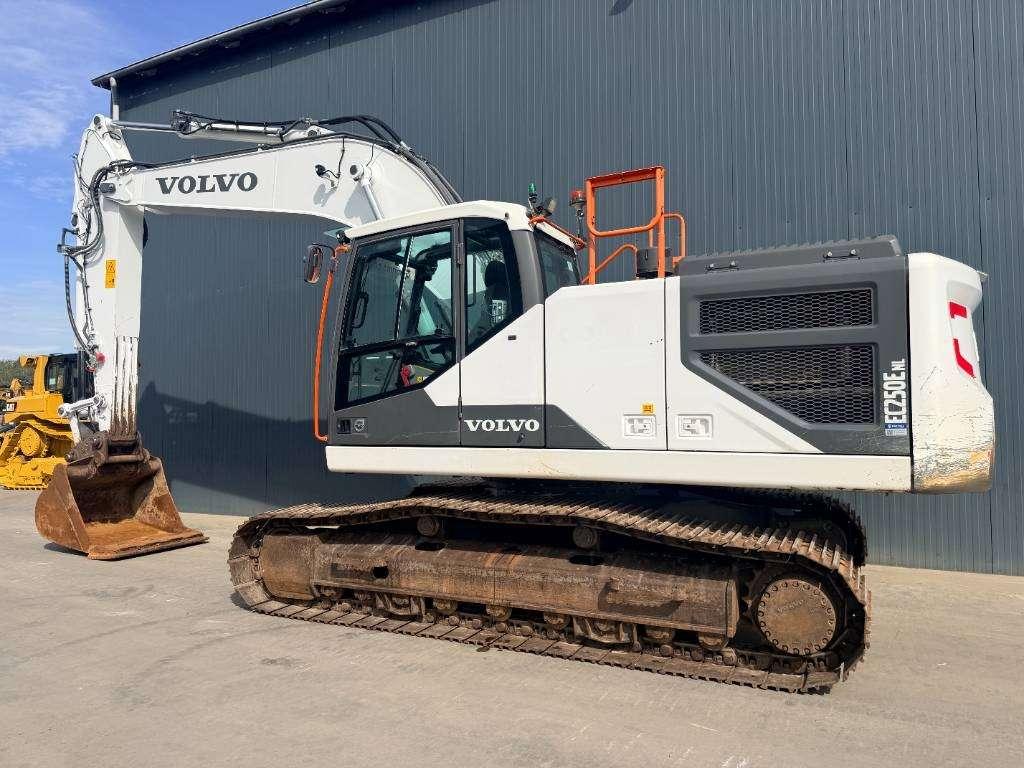 Volvo EC250E NL - 3M WIDE Photo 2