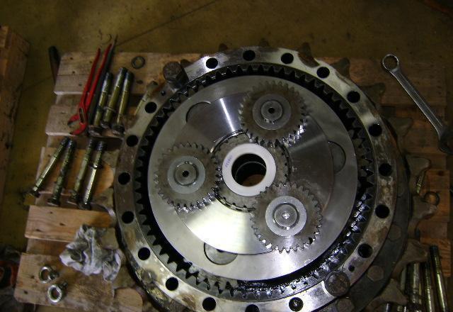 Traction drive for Caterpillar 345 BLME Photo 4