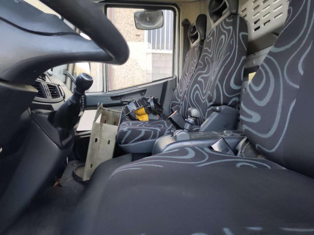 Iveco EUROCARGO 180E25K Photo 15