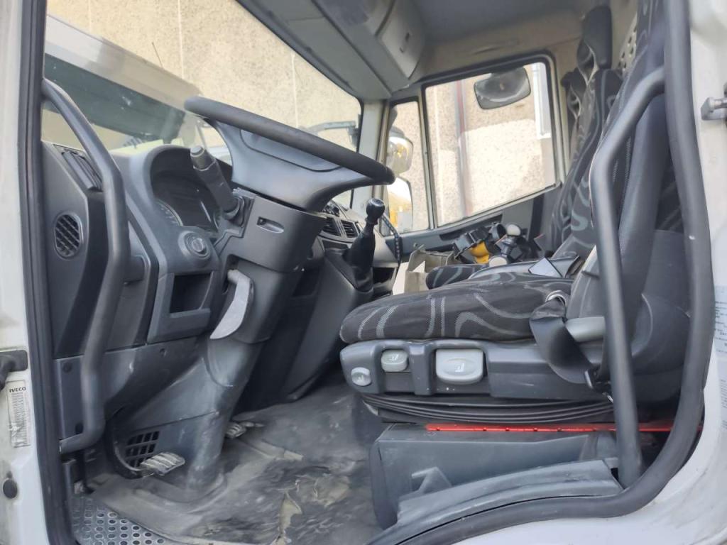 Iveco EUROCARGO 180E25K Photo 21