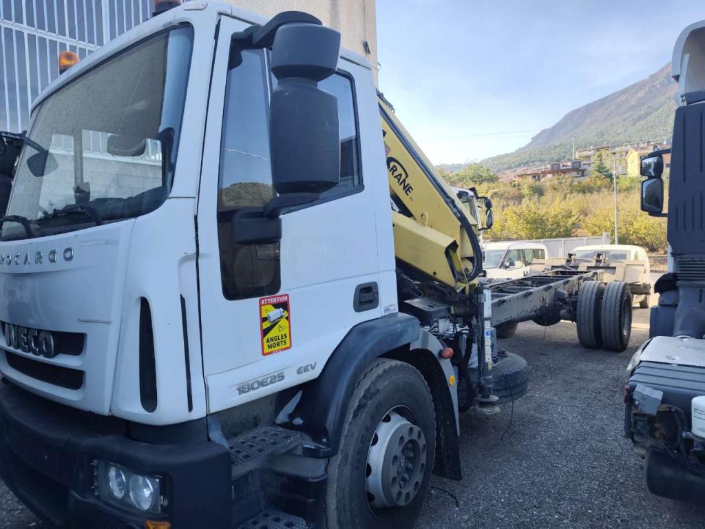 Iveco EUROCARGO 180E25K Photo 23