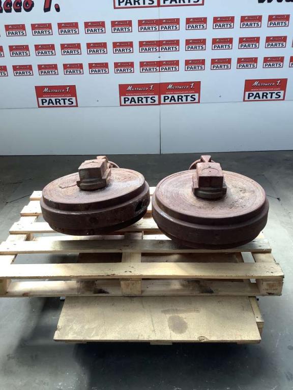 Idler wheel for Hitachi ZX160LC Photo 2
