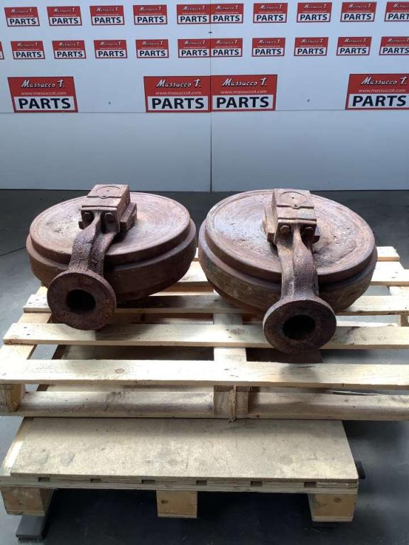 Idler wheel for Hitachi ZX160LC Photo 4