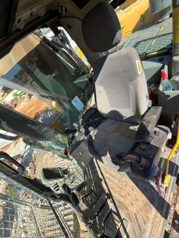 Volvo EC460C Photo 8