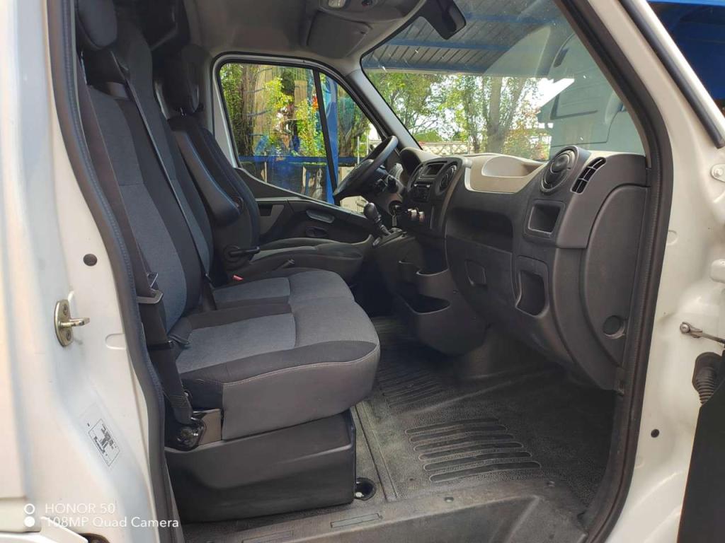 Nissan NV400 Photo 16
