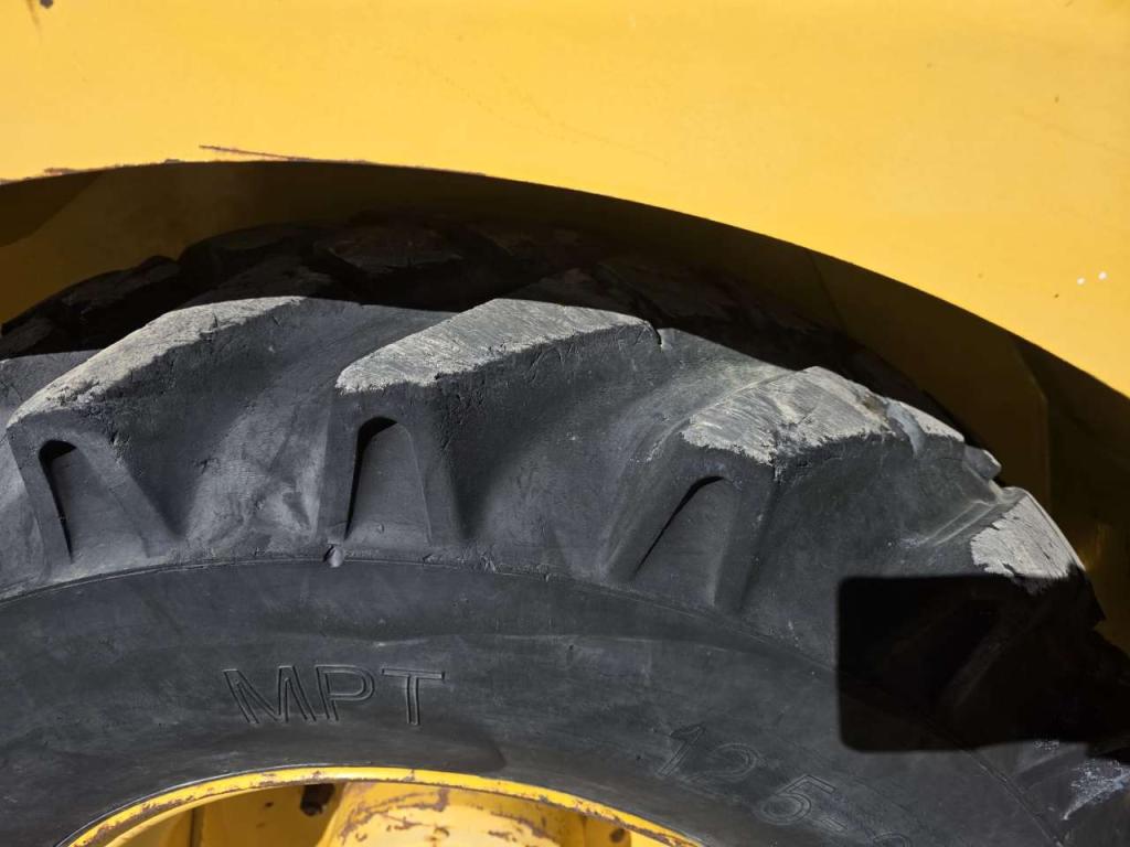 Komatsu WB 70 A Photo 14