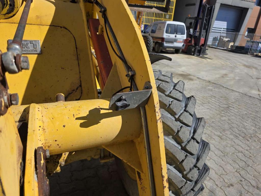 Komatsu WB 70 A Photo 9