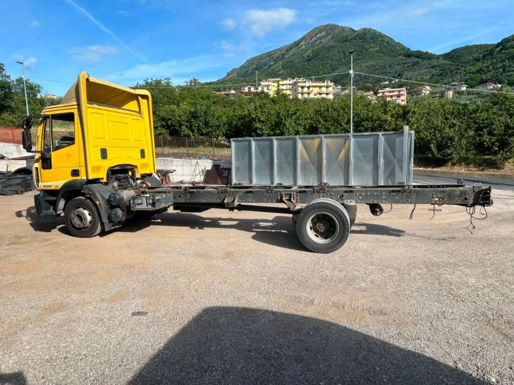 Iveco EUROCARGO CUBE 120E28P Photo 16