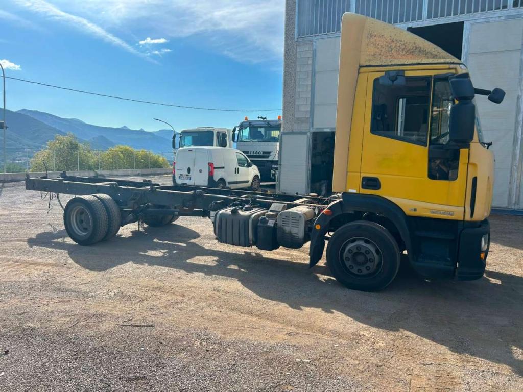 Iveco EUROCARGO CUBE 120E28P Photo 9