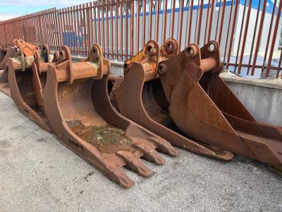 Cliff bucket sold by B.T. Macchine Srl
