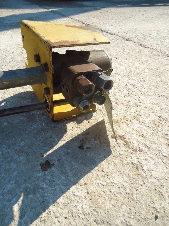 Steering hydrostatic unit for Benfra 215 Photo 2