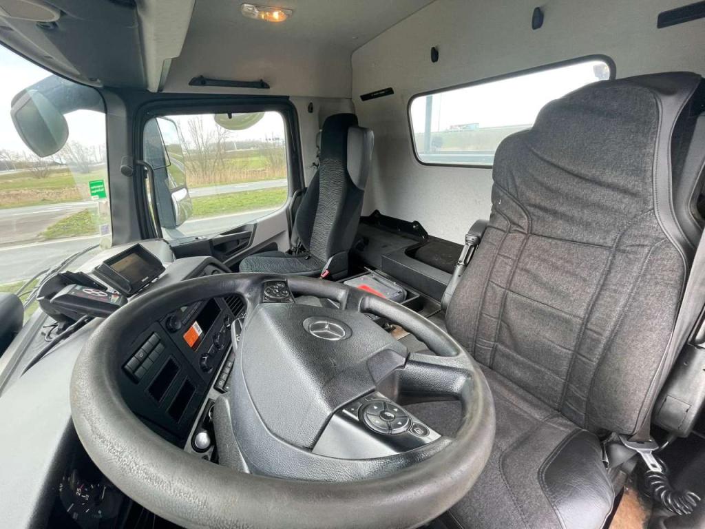 MercedesBenz 2543 Photo 17