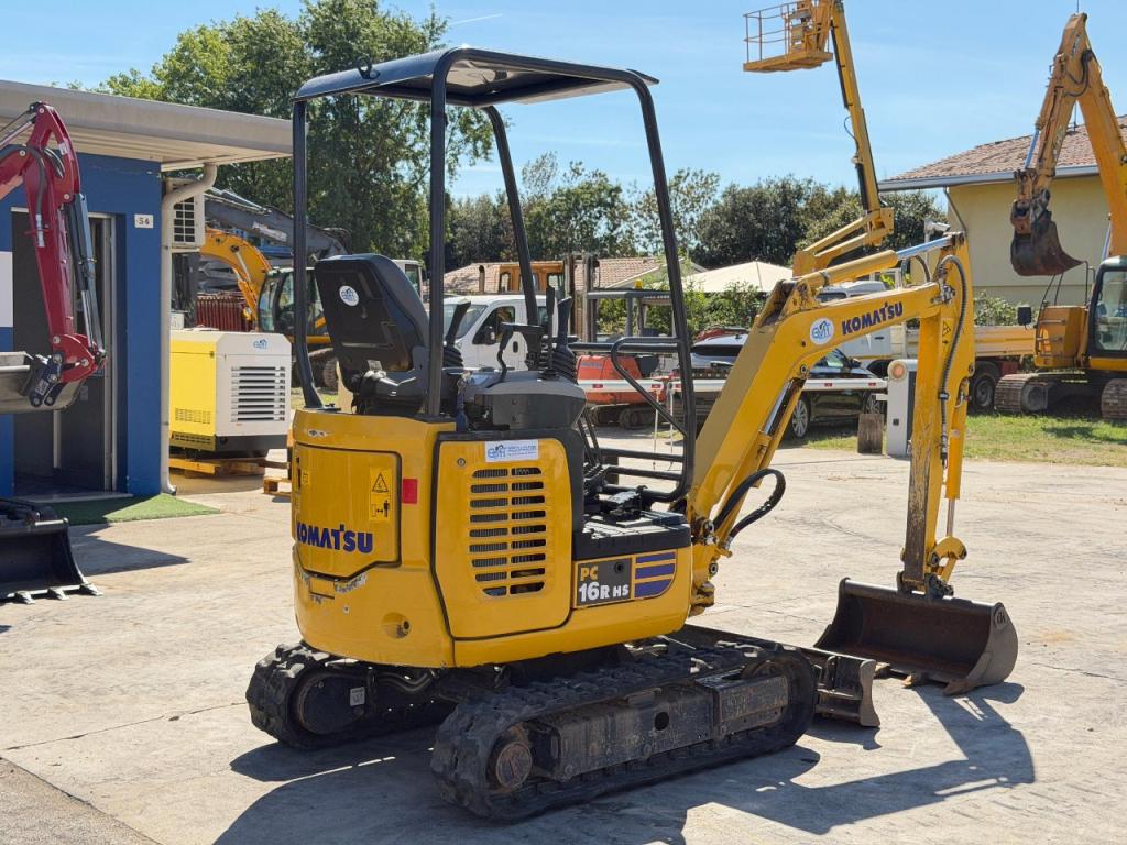 Komatsu PC16R-3HS Photo 3