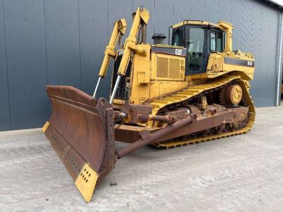 Caterpillar D8R sold by Smitma B.V.