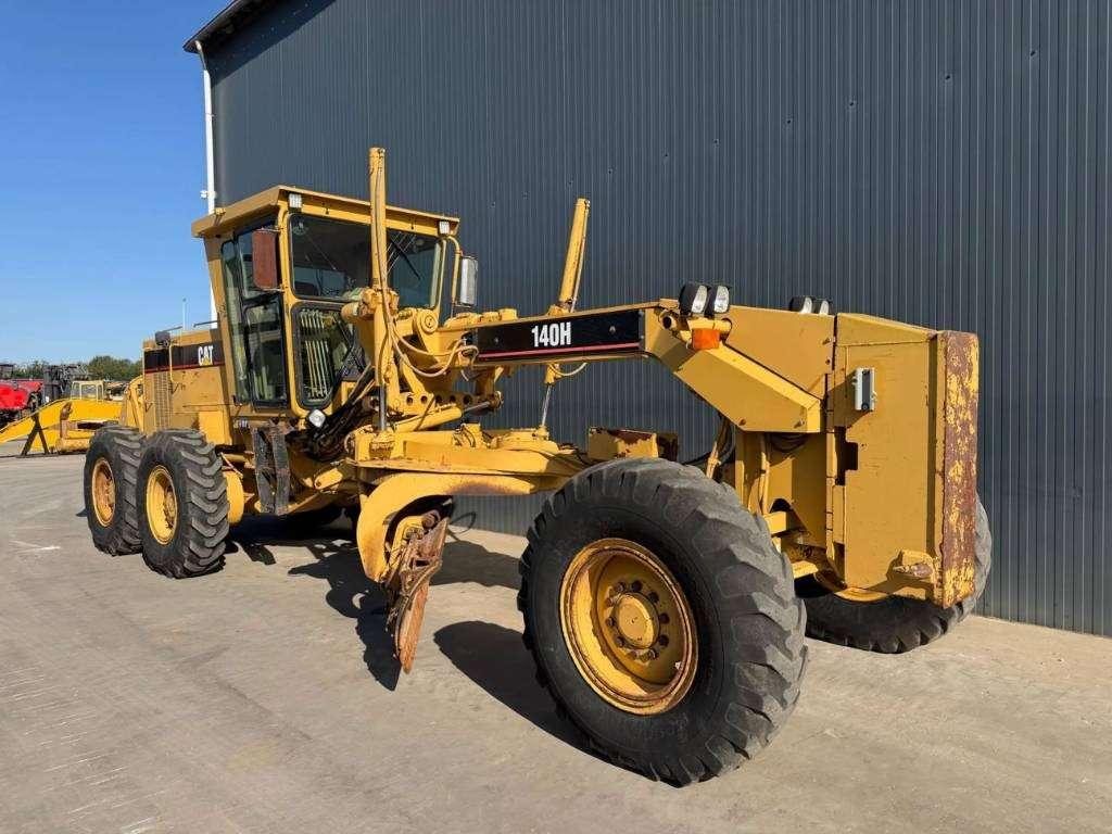 Caterpillar 140H Photo 3