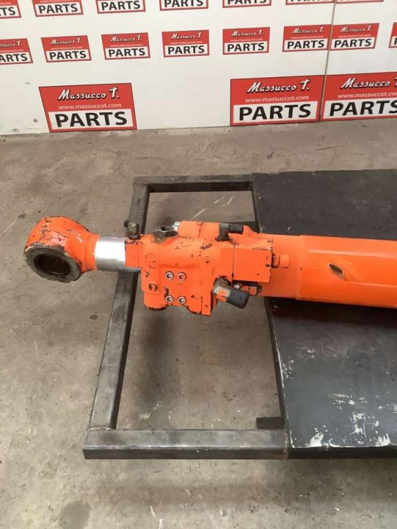 Penetration piston for Hitachi EX235 Photo 4