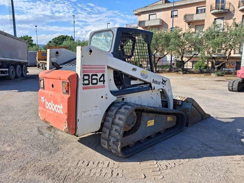 Bobcat 864 Photo 2