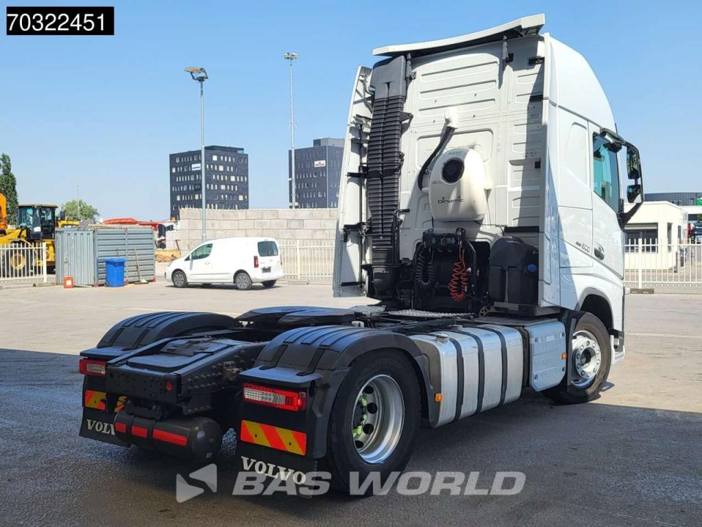 Volvo FH 500 FH 4X2 XL Retarder 2x Tanks Standklima Photo 10