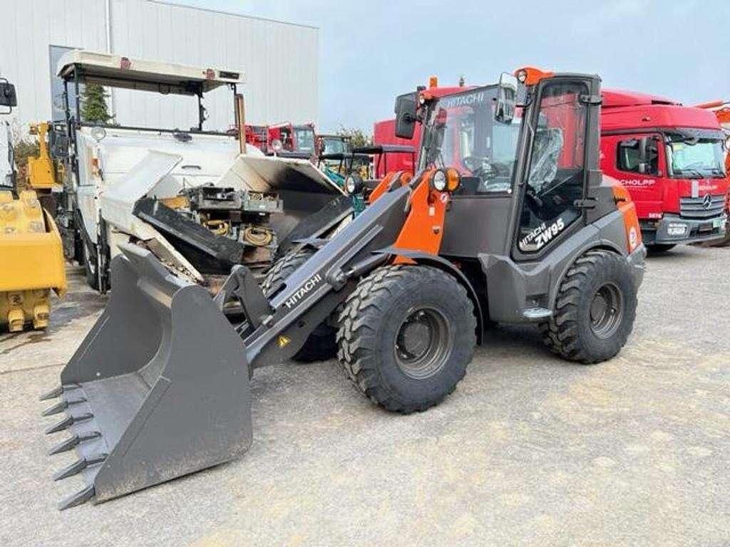 Hitachi ZW95-6C Photo 1