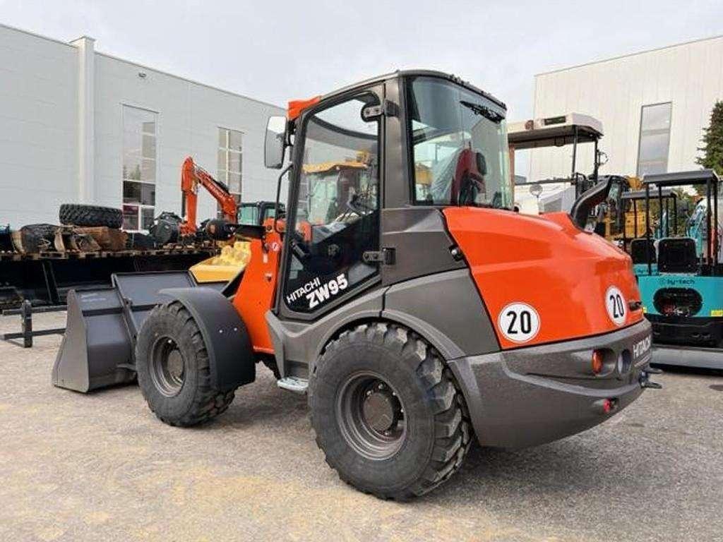 Hitachi ZW95-6C Photo 2