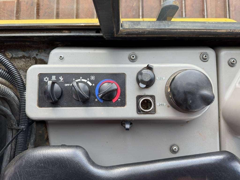 Komatsu D61PX-24 - 6-Way Blade / Ripper Valve / Camera Photo 13