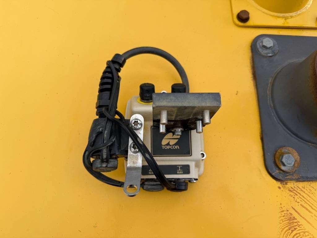 Komatsu D61PX-24 - 6-Way Blade / Ripper Valve / Camera Photo 24