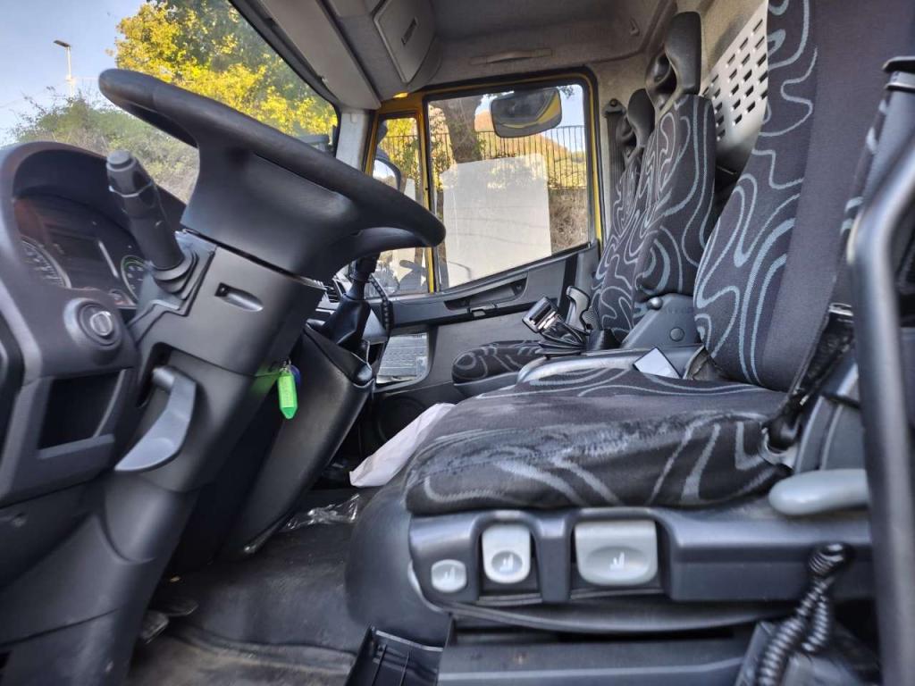 Iveco EUROCARGO CUBE 120E28P Photo 9