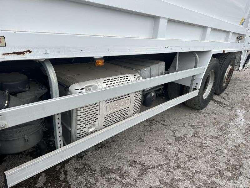 Iveco 330 Photo 7