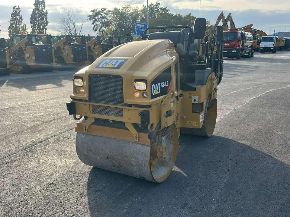 Caterpillar CB 2.5 Photo 2