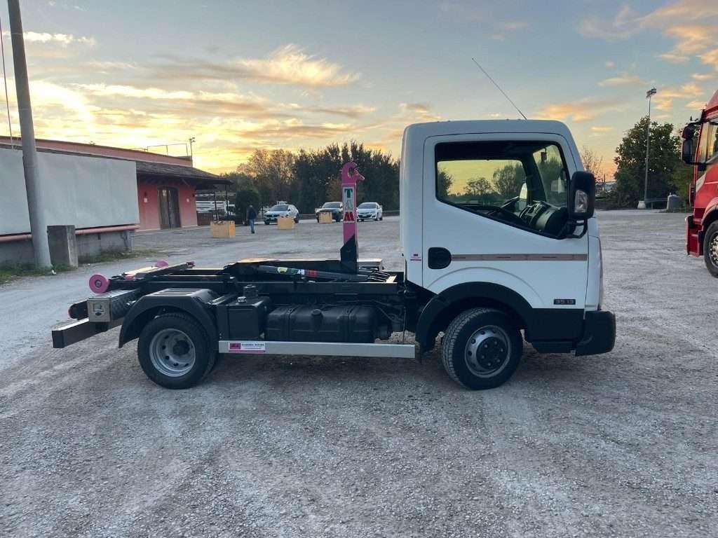 Nissan NT400 SCARRABILE PATENTE B Photo 10