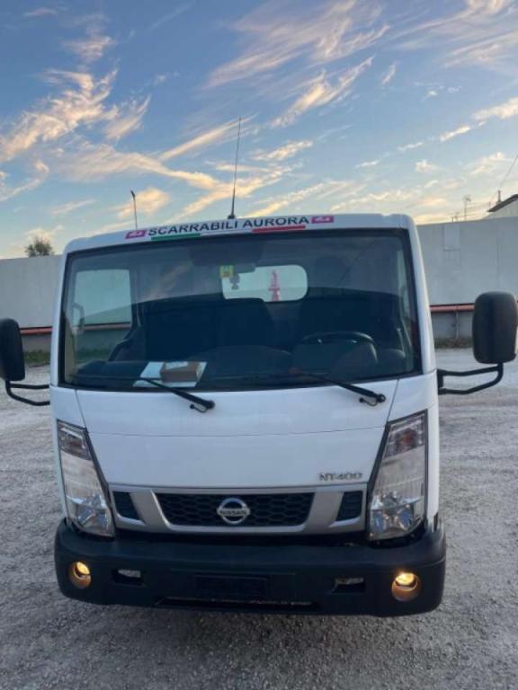 Nissan NT400 SCARRABILE PATENTE B Photo 6