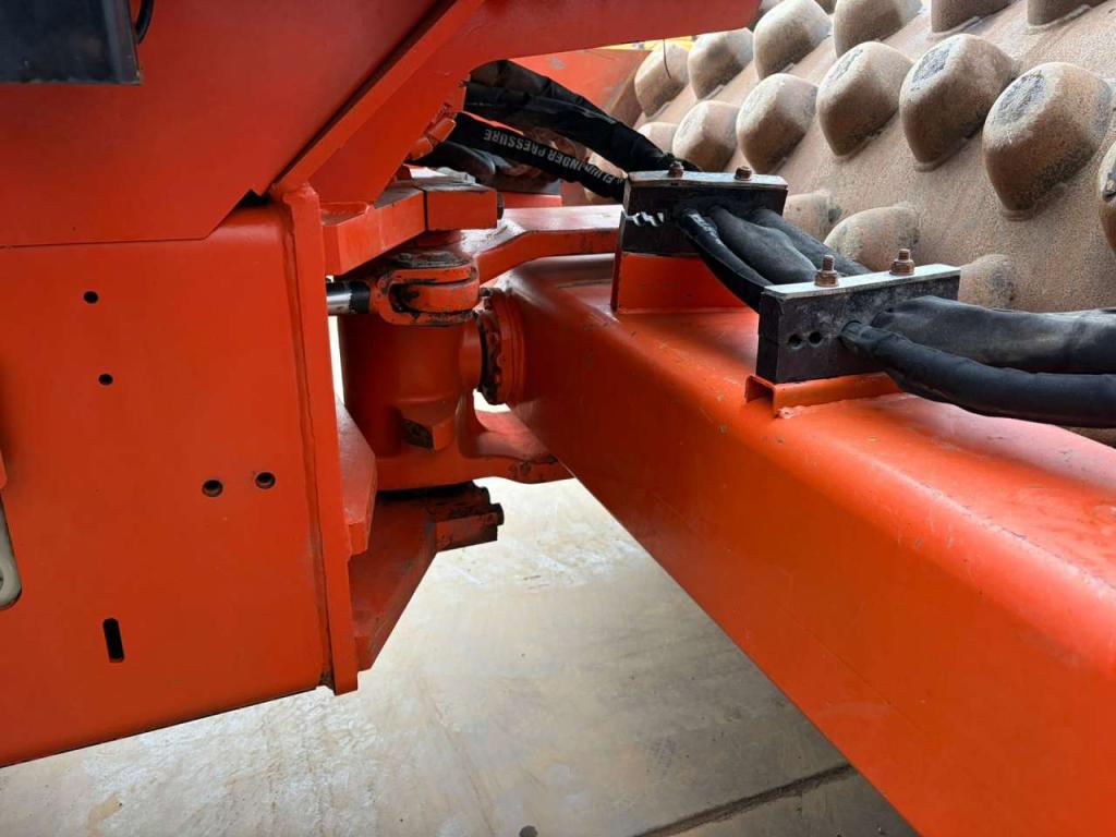 Caterpillar CP74 Photo 15