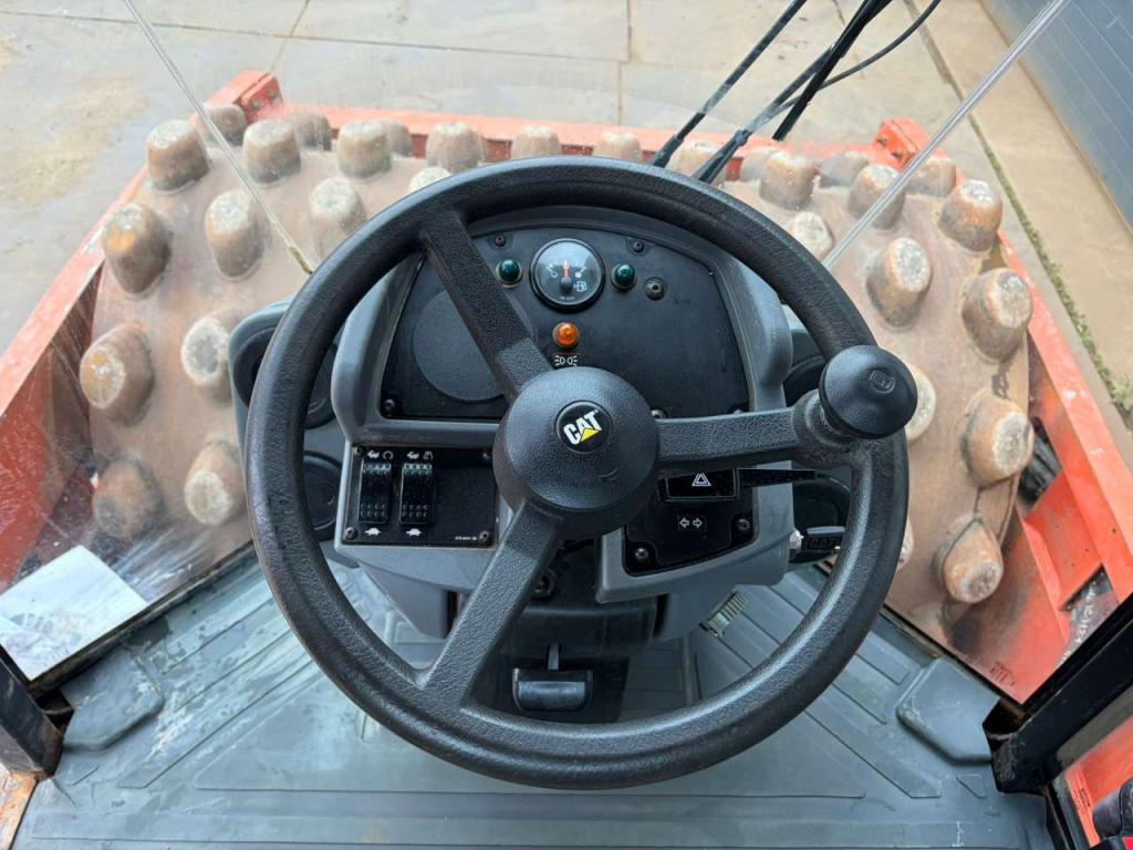 Caterpillar CP74 Photo 21