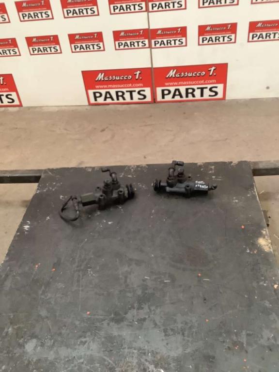 Valve for Hitachi ZW250-6 Photo 3