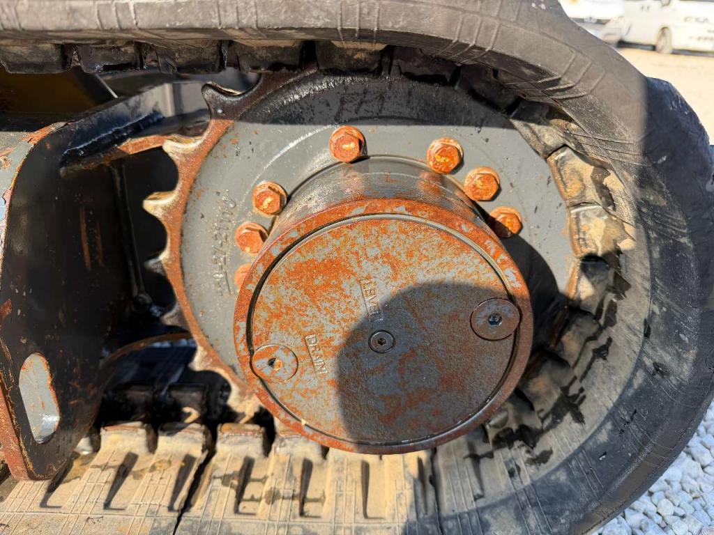 Komatsu PC26 MR-3 Photo 8