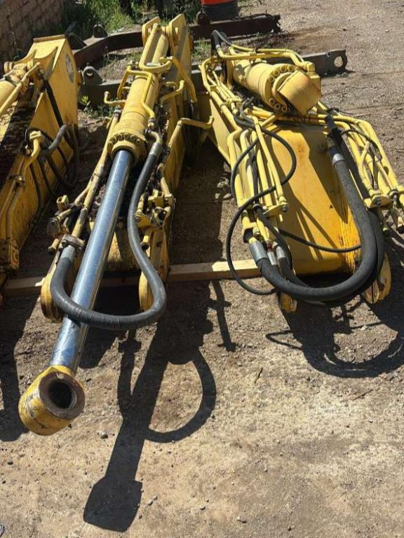 PISTONI E LEVERISMI PER NEW HOLLAND 215 E 245 for New Holland E215 E245 Photo 2