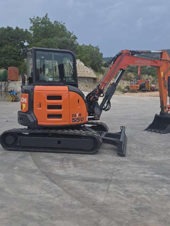 Hitachi ZAXIS 55U Photo 9