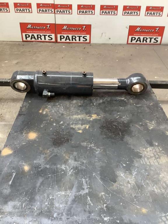 Dozer blade cylinder for Hitachi ZX85 Photo 3